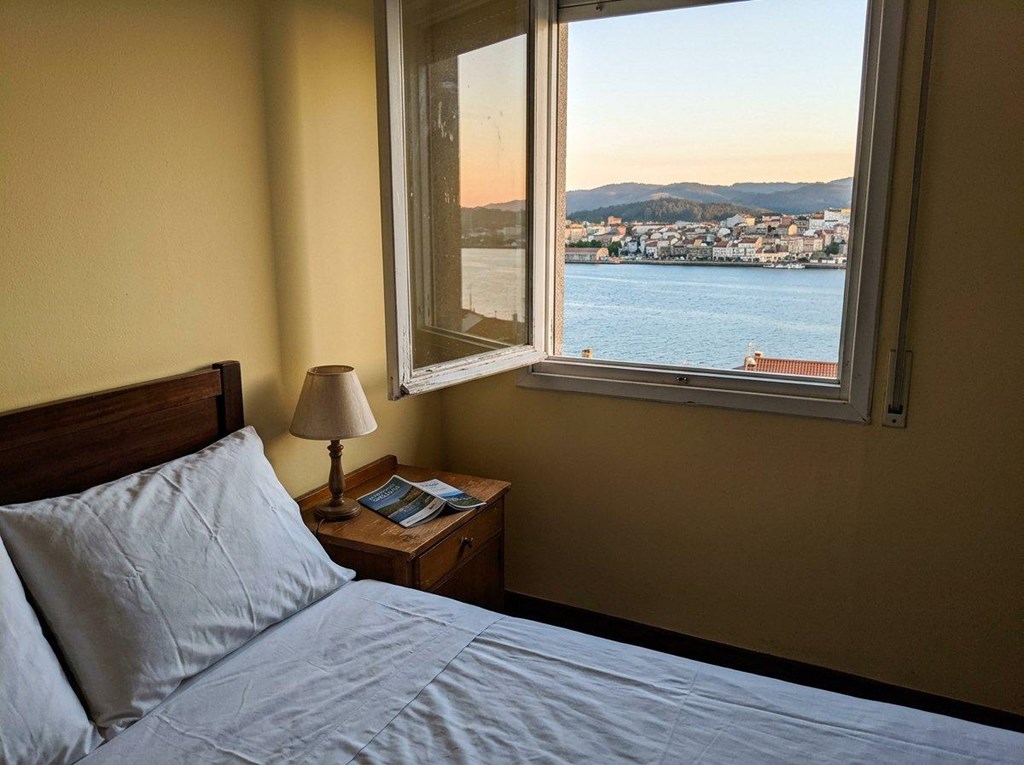 Foto 1 Duerme en nuestra pensión en Fene para visitar la zona vieja y el parador de Ferrol